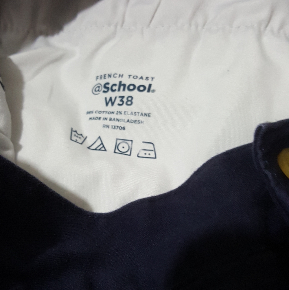 Shorts - Picture 3 of 3
